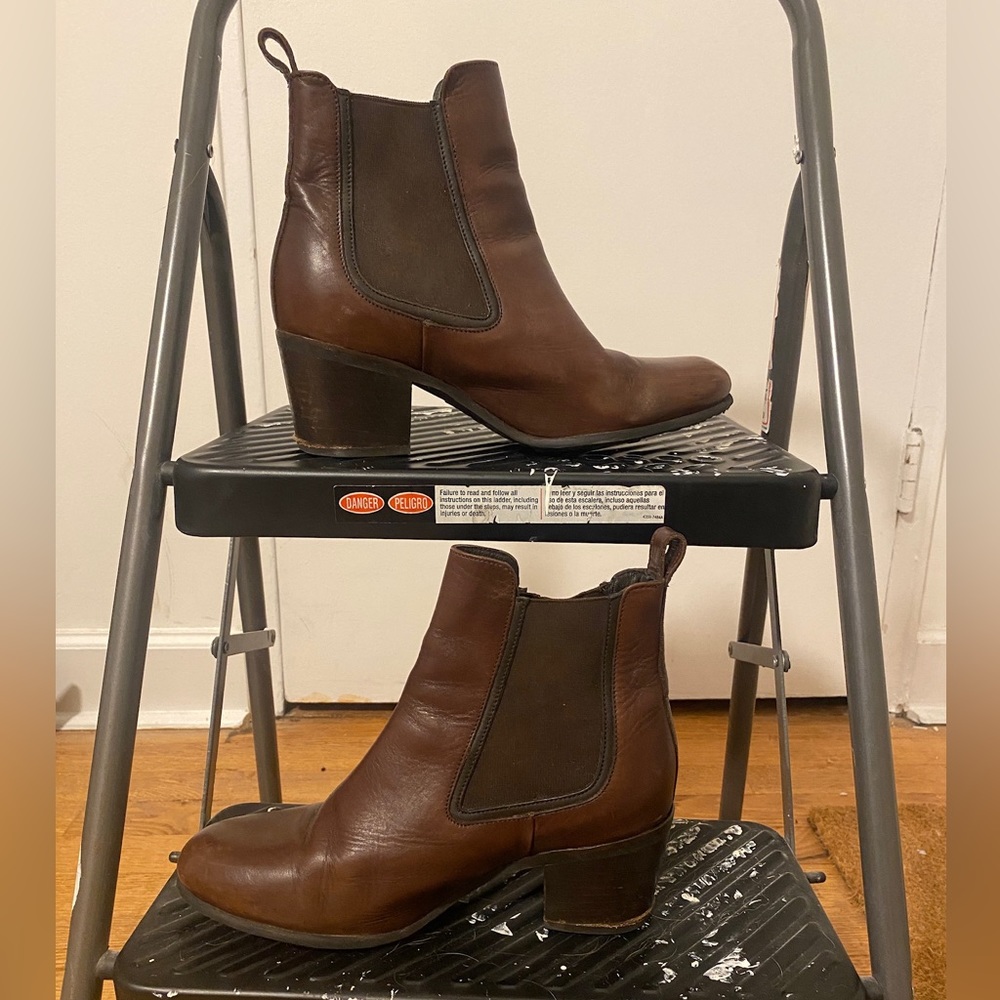 LIMITED EDITION Thursday Boot Company Duchess Bootie- brown leather- size 8